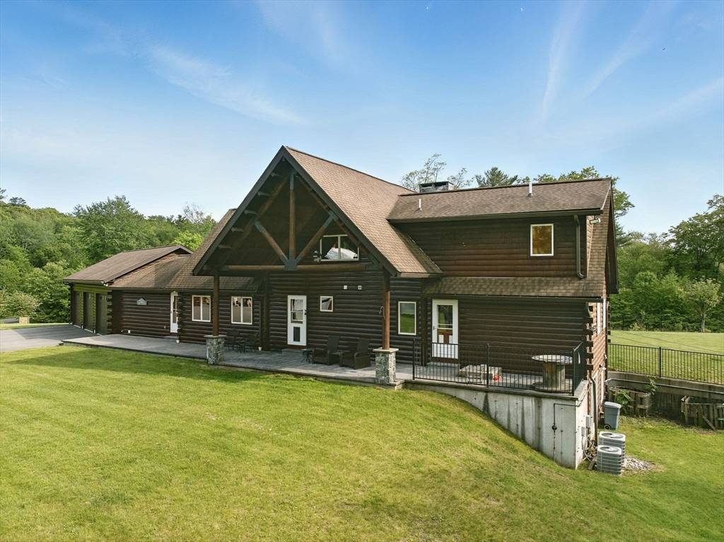 Rutland, MA 01543,4 Paddock Road