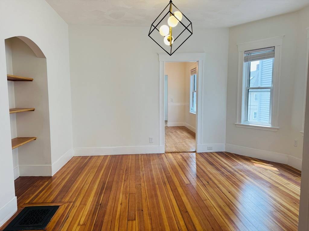 Everett, MA 02149,27 Belmont St #2