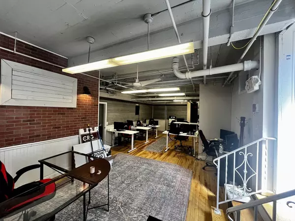 Boston, MA 02215,19 Pilgrim Rd