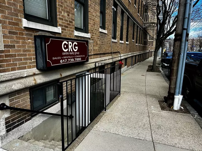 19 Pilgrim Rd, Boston, MA 02215