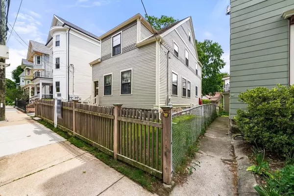 32 Clive St, Boston, MA 02130