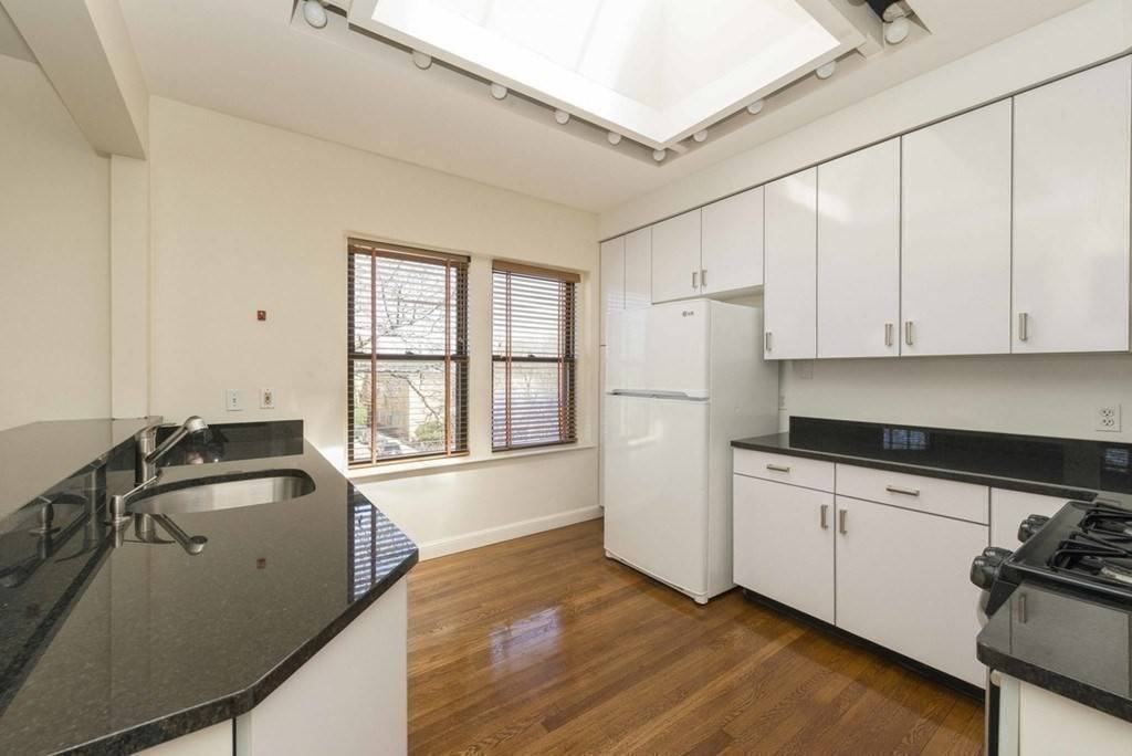 Brookline, MA 02446,344 Harvard St #3