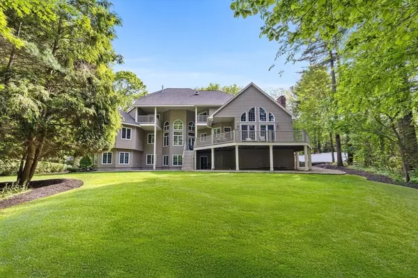 Lynnfield, MA 01940,37 Grey Lane