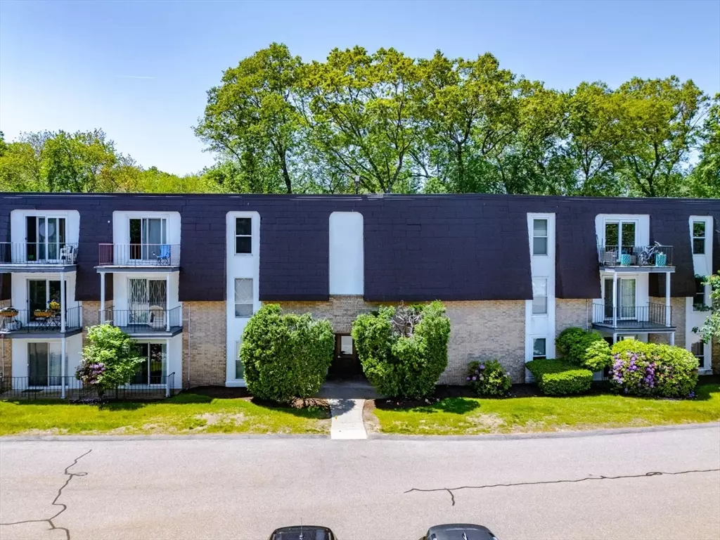 Milford, MA 01757,10 Shadowbrook Lane #45
