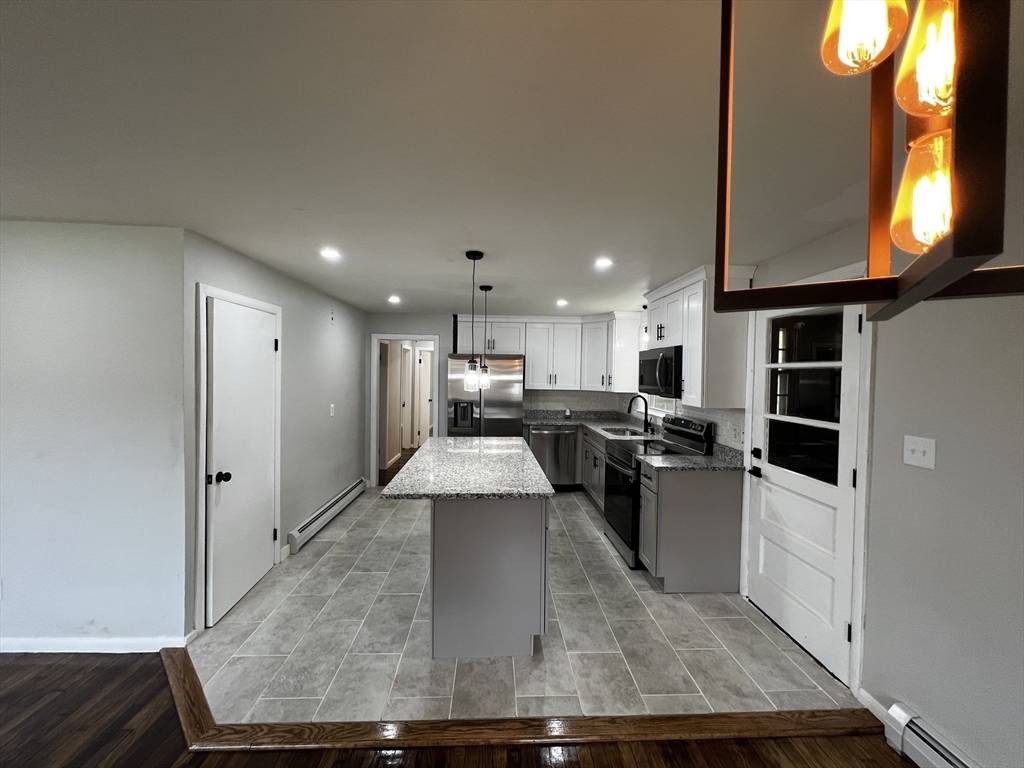 388 Burncoat St, Worcester, MA 01606