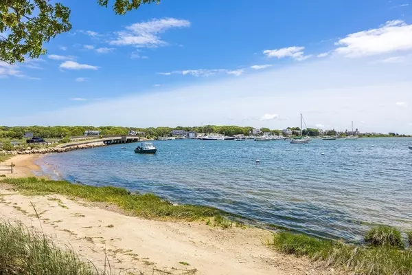 Falmouth, MA 02536,2 Bridge St