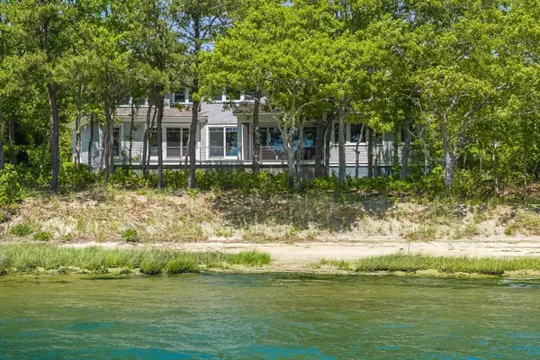Falmouth, MA 02536,2 Bridge St