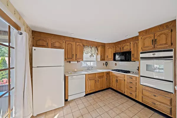 Weymouth, MA 02189,2 Winstead Rd