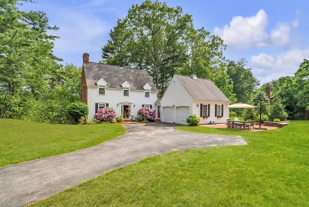 Hopkinton, MA 01748,271 Pond St