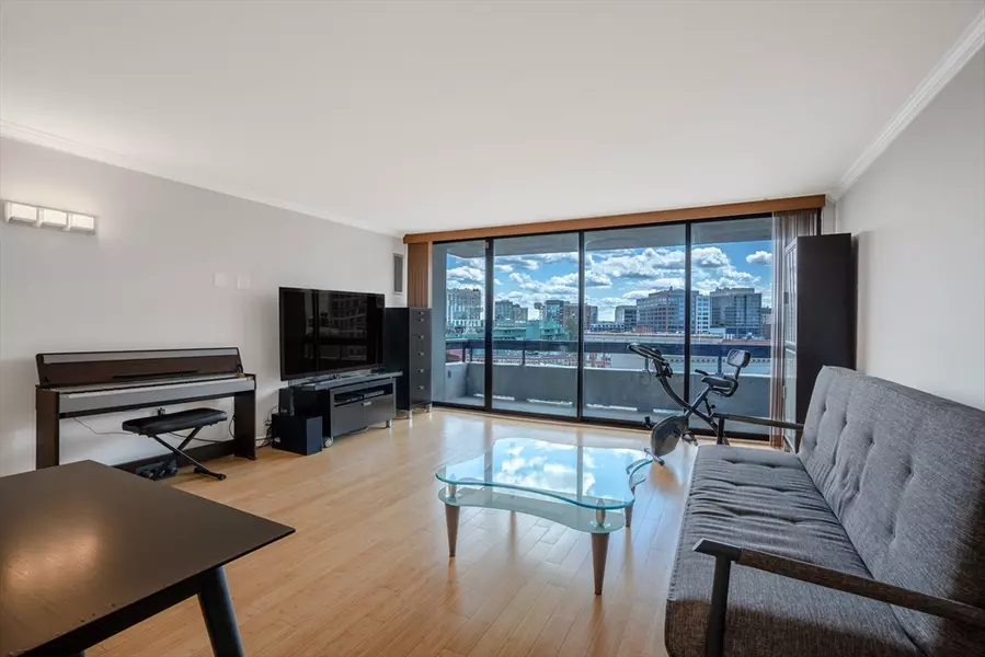 566 Commonwealth Ave #906, Boston, MA 02215