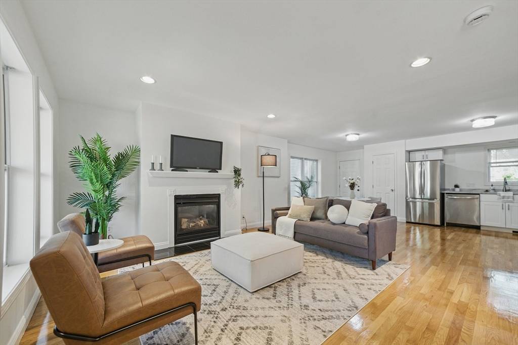 30 Balfour St, Boston, MA 02125