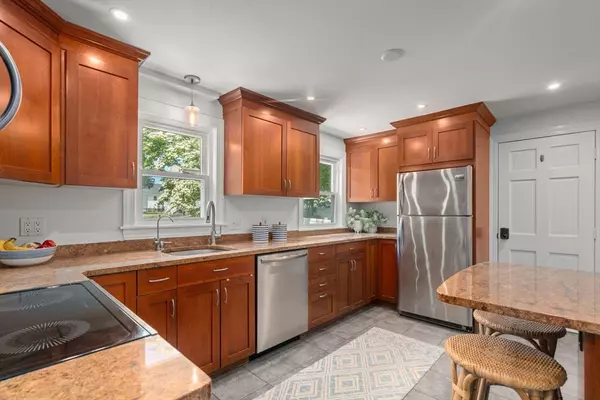 Dedham, MA 02026,11 Netta Rd