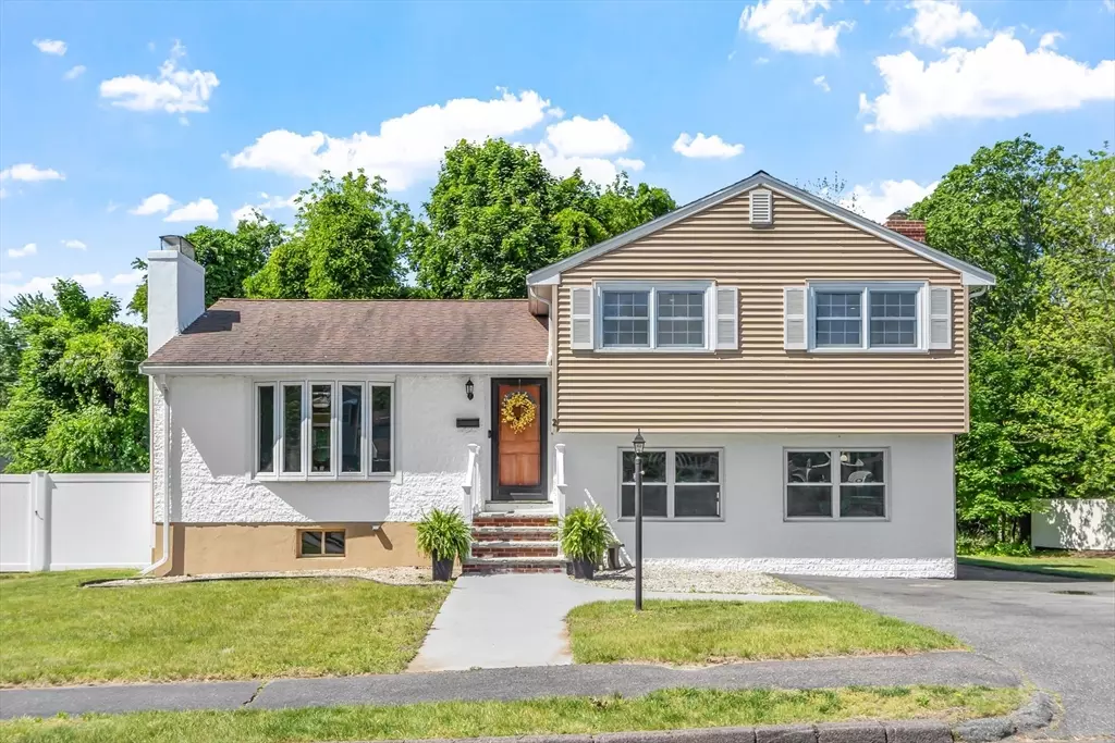 Wakefield, MA 01880,2 Appleton Rd