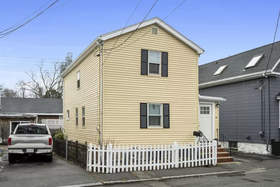 8 Rice Street, Salem, MA 01970