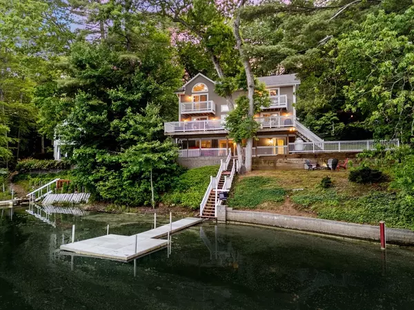 Sturbridge, MA 01566,72 S Shore Dr