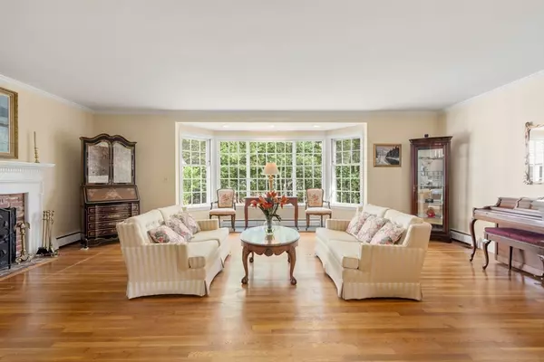 Wellesley, MA 02481,73 Greylock Rd