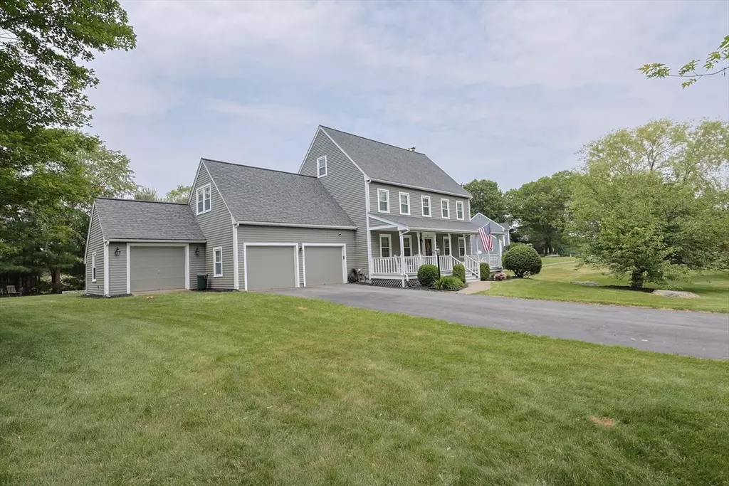 Grafton, MA 01536,11 Stoneybrook Rd