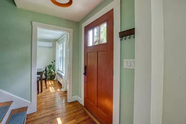 Sharon, MA 02067,22 Maple Avenue