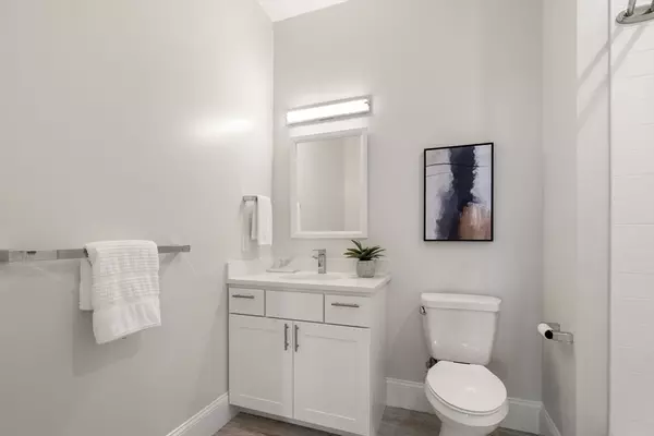 Cambridge, MA 02138,95 Fawcett St #207