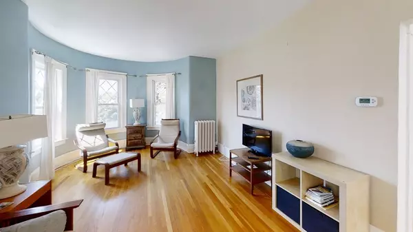Brookline, MA 02445,307 Tappan St #3