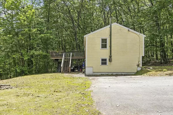 Lunenburg, MA 01462,525 Flat Hill Rd