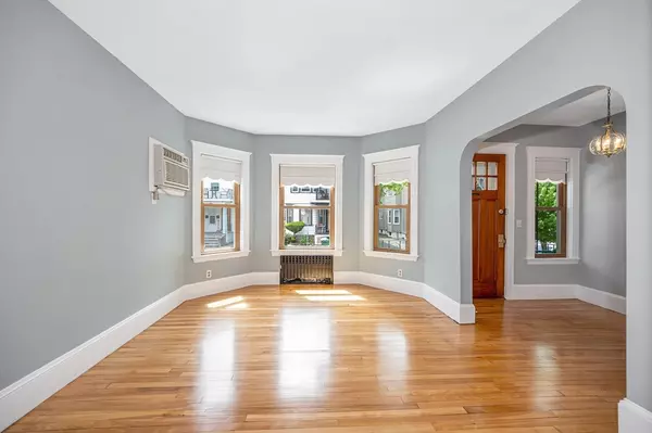 Medford, MA 02155,9 Bradford Ave