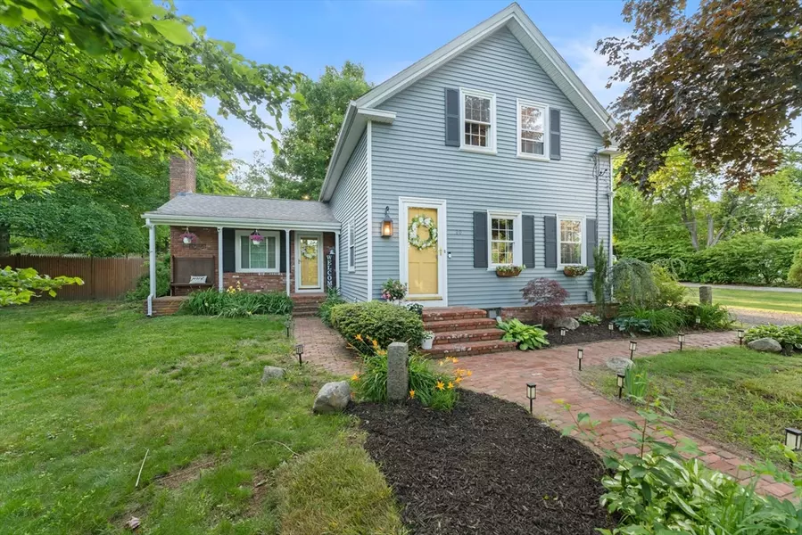 20 Battey Ave, Coventry, RI 02816