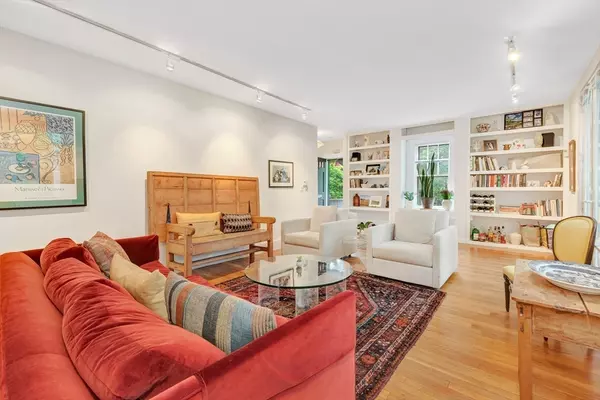 Cambridge, MA 02138,11 Maynard Place