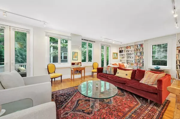 Cambridge, MA 02138,11 Maynard Place