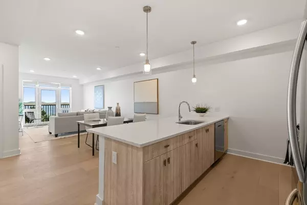 917 Bennington St #207, Boston, MA 02128
