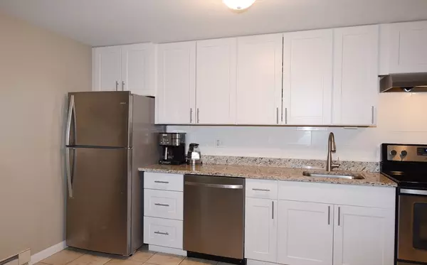 Chelmsford, MA 01863,96 Richardson Rd #B-7