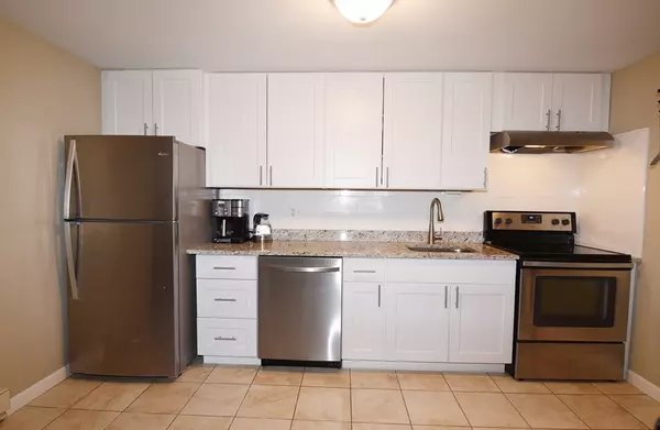 Chelmsford, MA 01863,96 Richardson Rd #B-7