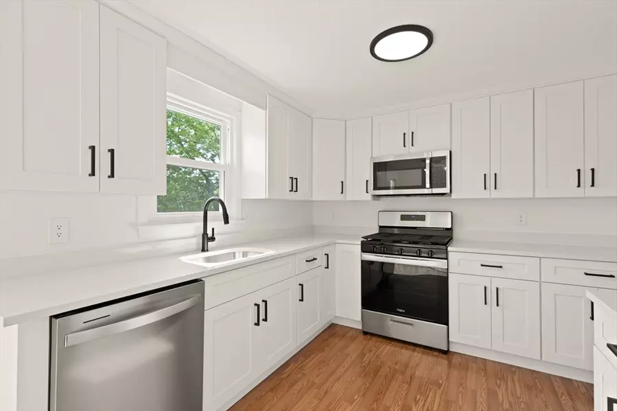 126 Willard St #D, Lowell, MA 01850