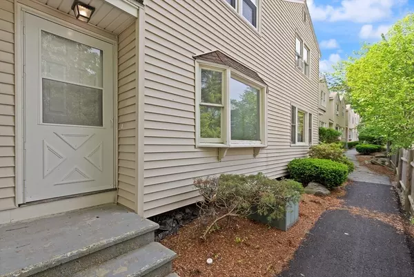 Lowell, MA 01850,126 Willard St #D