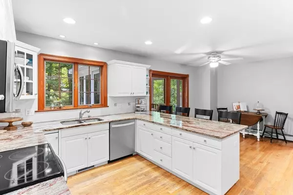 Norfolk, MA 02056,44 Noon Hill Ave