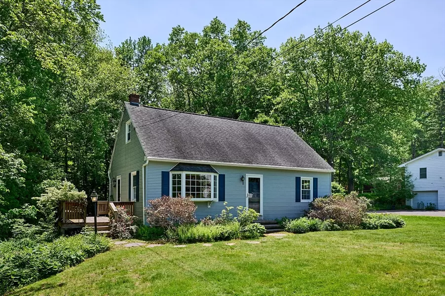 275 Strong St, Amherst, MA 01002