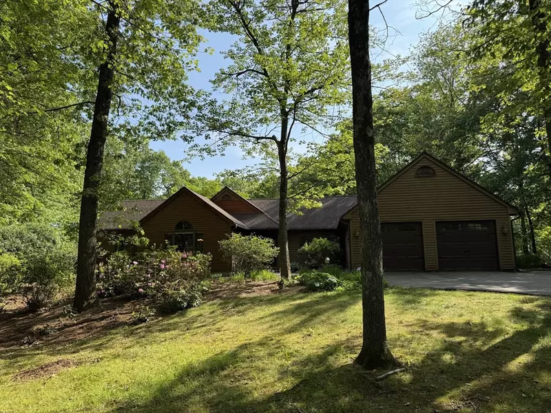 131 Sandgully Rd North, Deerfield, MA 01373