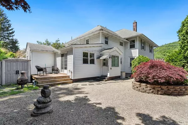 Hardwick, MA 01037,217 Main St #1