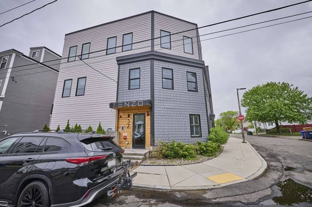Boston, MA 02128,37 Horace St #101