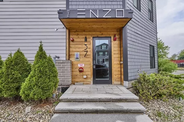 Boston, MA 02128,37 Horace St #101