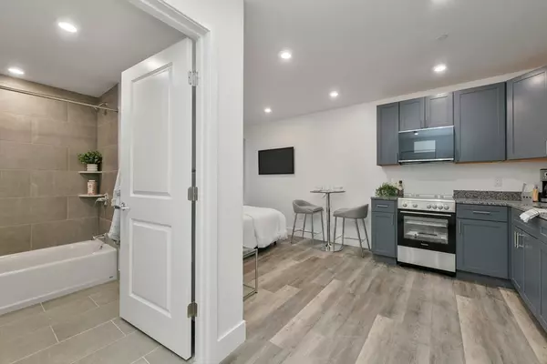 Lynn, MA 01901,585 Essex St #225