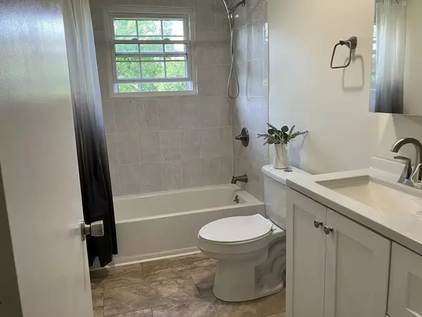 North Andover, MA 01845,3 Walker Rd #9