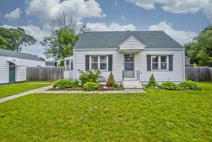28 Hastings St, Agawam, MA 01030
