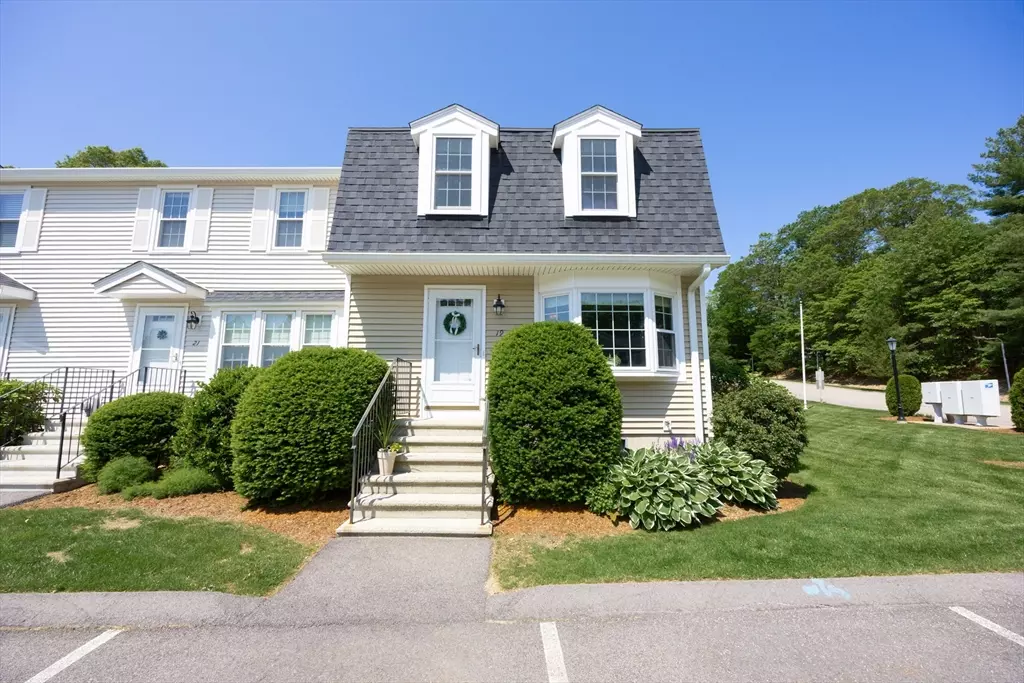 Bellingham, MA 02019,19 Crystal Way #19