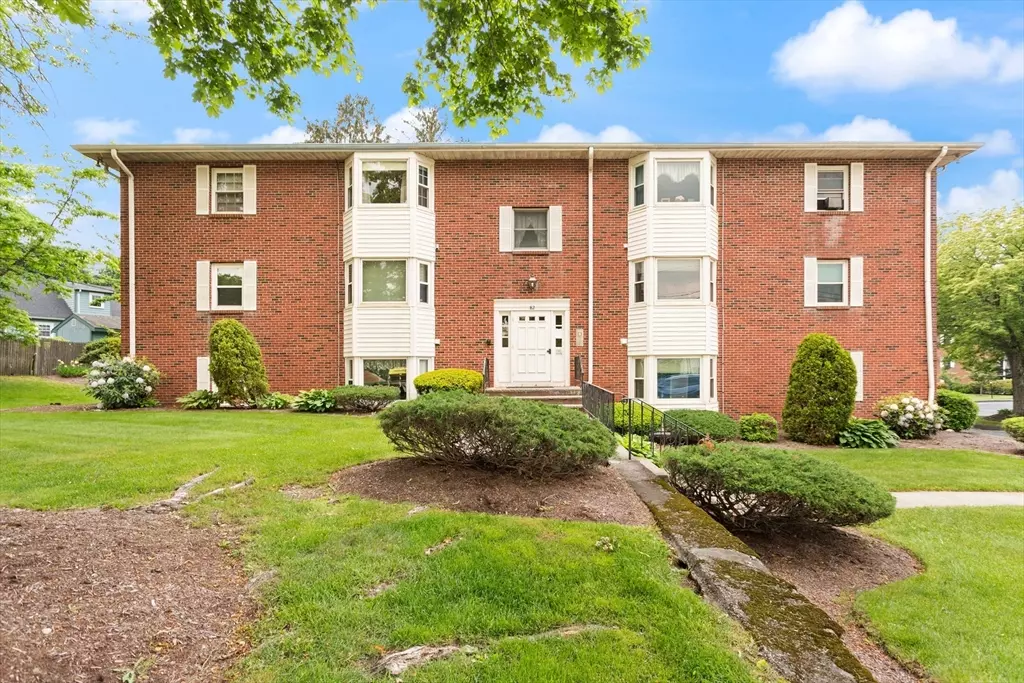 Canton, MA 02021,82 Neponset St #E