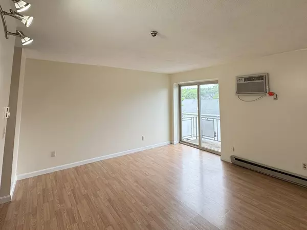 Melrose, MA 02176,288 Main St #303