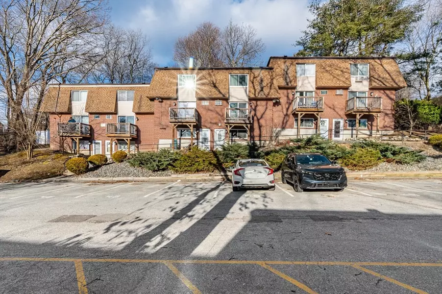 645 Robbins Ave #55, Dracut, MA 01826