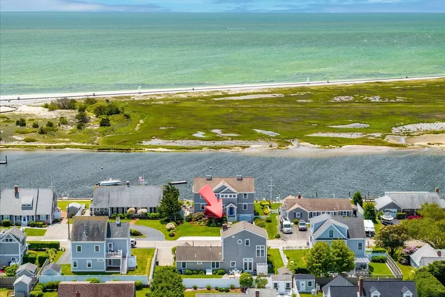 16 Beach View Rd, Dennis, MA 02670