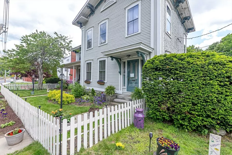 52 Central, Gardner, MA 01440