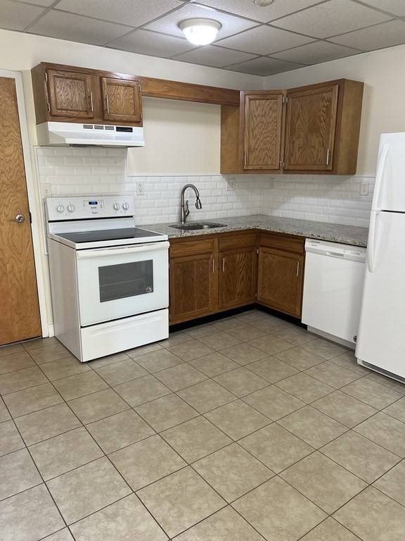 Salem, MA 01970,131 Essex Street #32